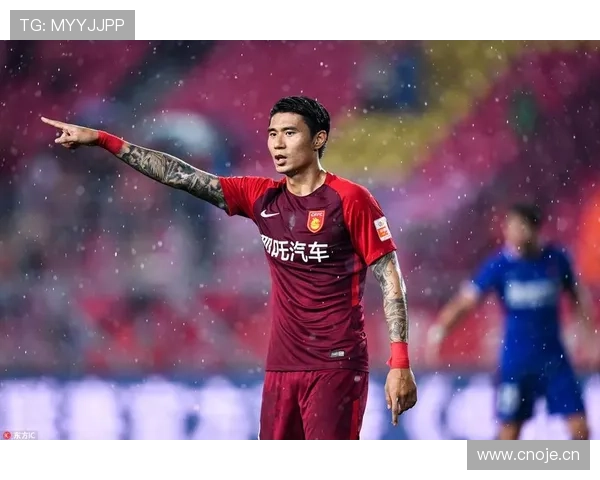 孙兴慜训练中展现轻松一刻状态回暖