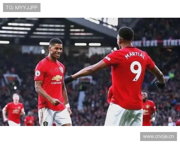 曼联复兴进程仍未完成，对赛季成绩目标形成挑战，球队稳定性需持续提升。